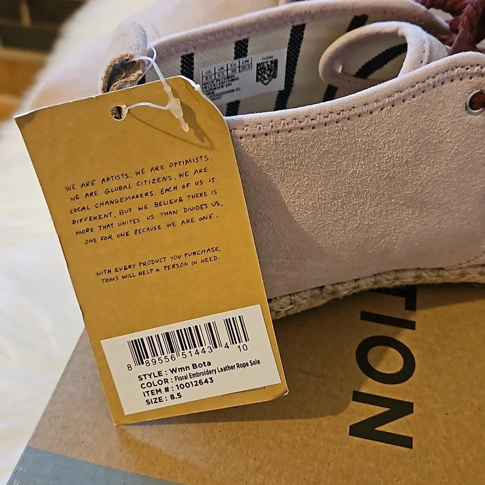 TOMS Floral Embroidery Suede Booties NWT - Picture 5 of 9